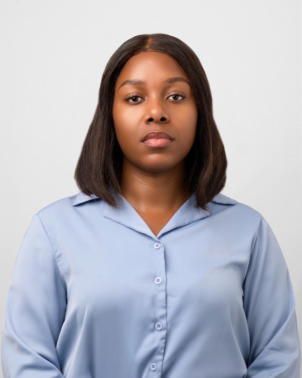 <strong><strong>Auria Inizia Vaz</strong></strong>